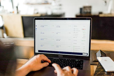 Gestión de clientes y digitalización: cómo elegir soluciones CRM para hacer crecer la empresa